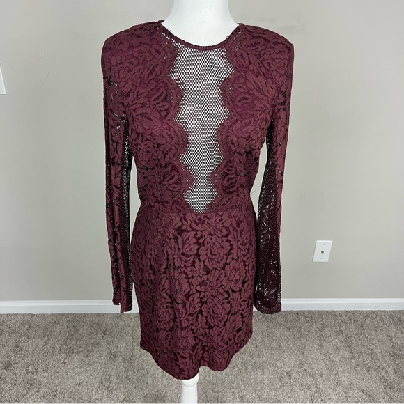 TOBI RAVEN WINE LACE BODYCON LONG SLEEVE MINI DRESS PLUNGE ILLUSION NECK LARGE - Picture 5 of 16